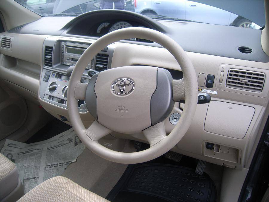 Toyota Raum