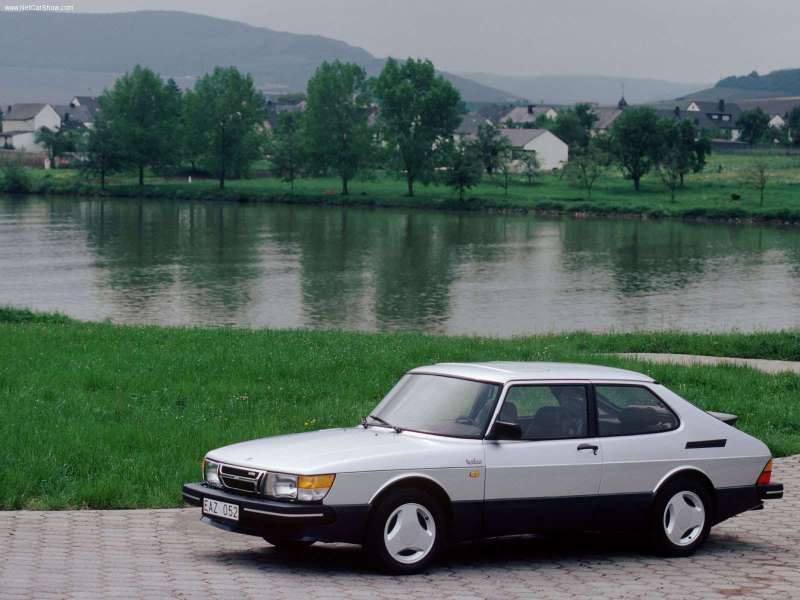 SAAB 900 S