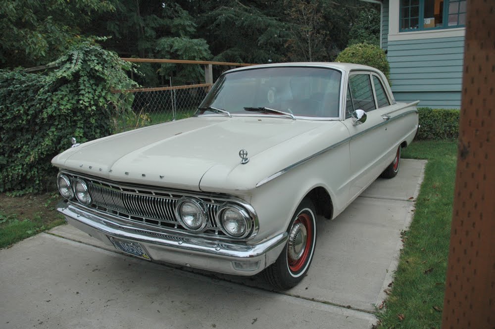 Mercury Comet 2-dr Sedan