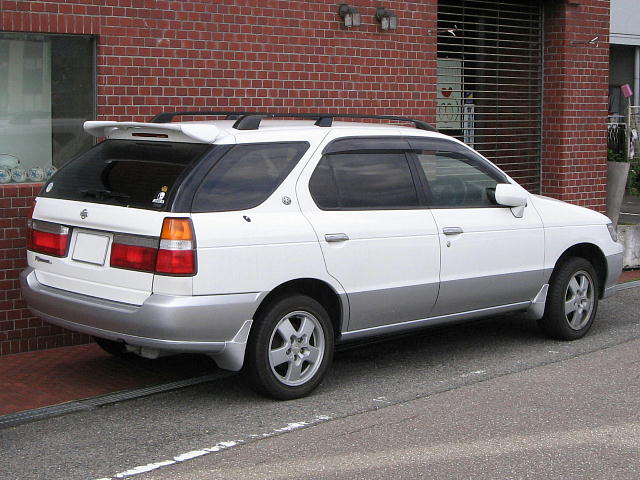 Nissan Rnessa