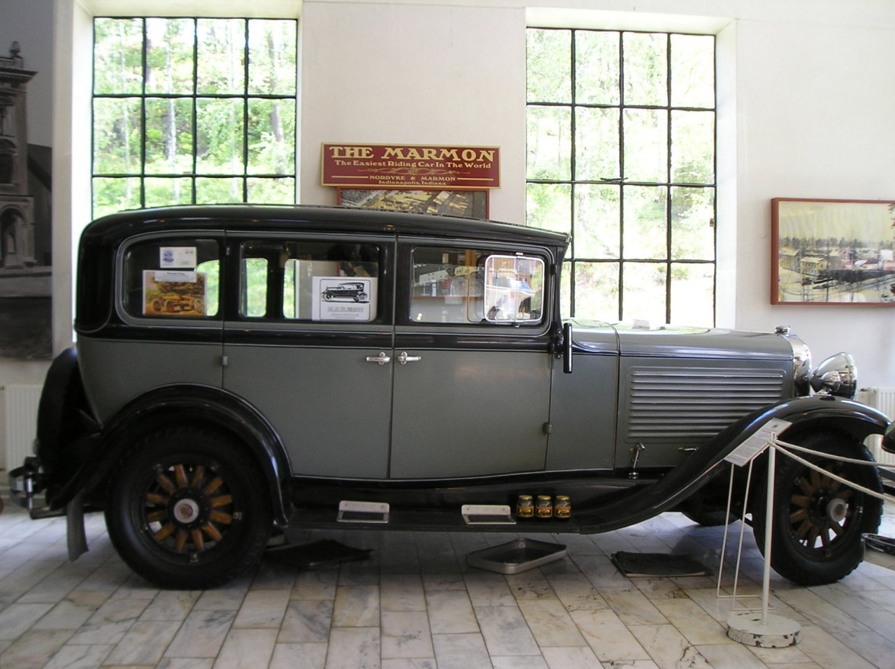 Marmon 8-69 Hayes sedan