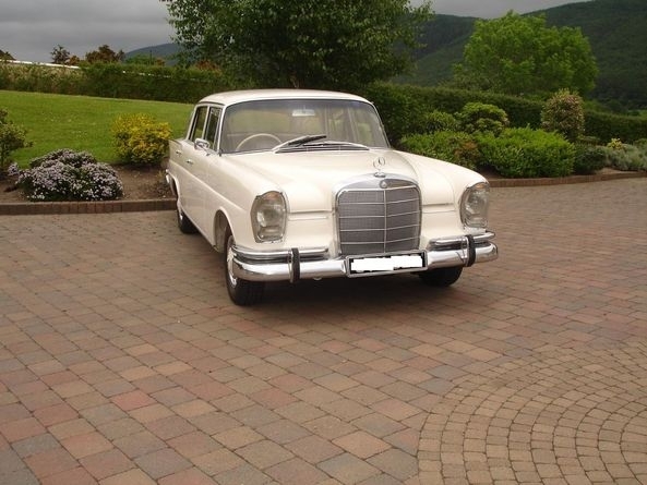 Mercedes-Benz 230 S Automatic