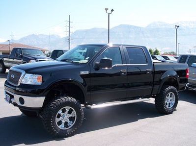 Ford F-150 Lariat V8