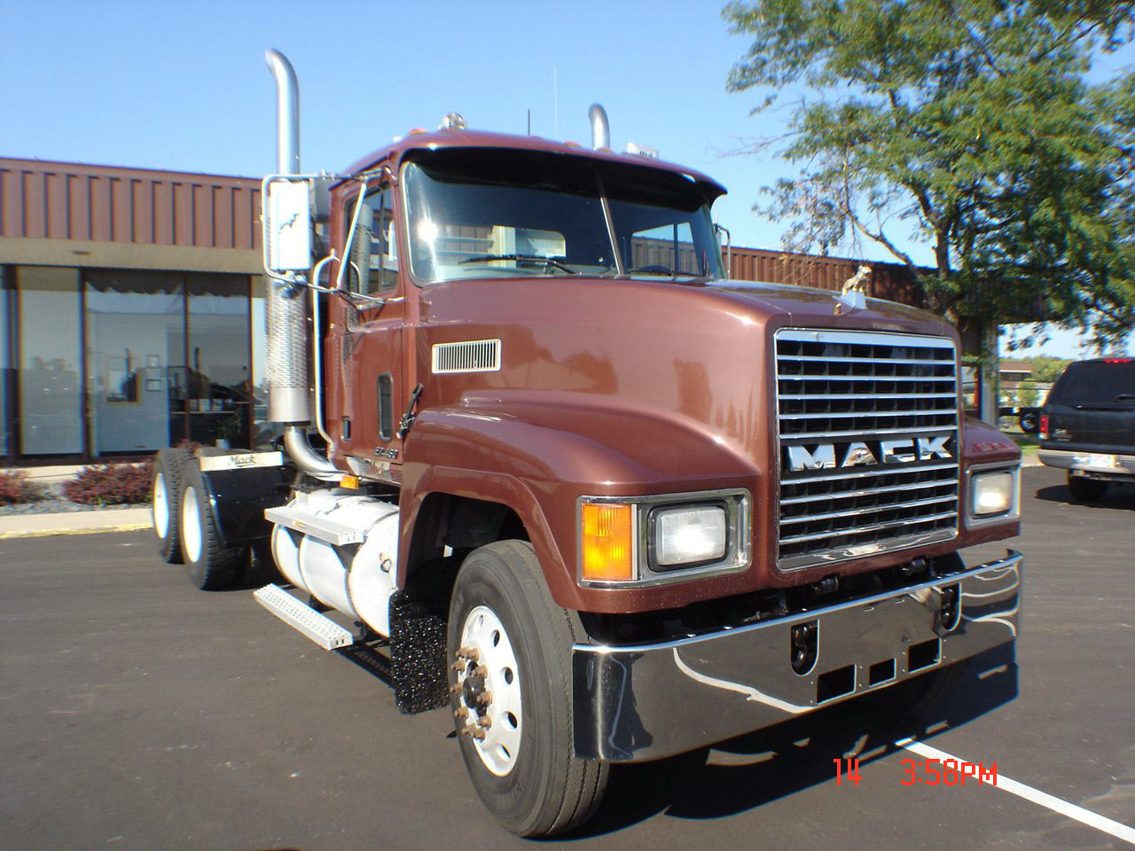 Mack CH 613