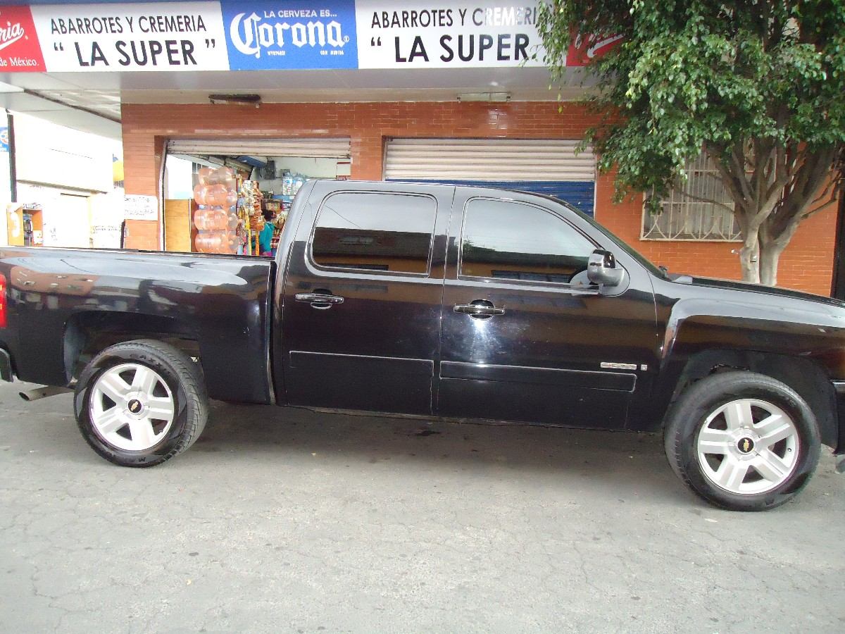 Chevrolet Cheyenne 2500