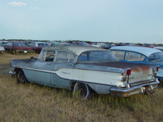 Pontiac Pathfinder 4dr