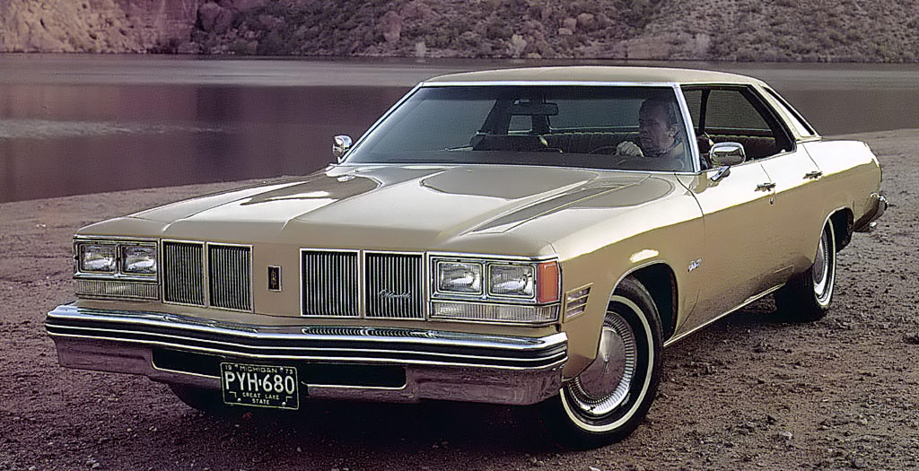 Oldsmobile Delta 88 4dr HT