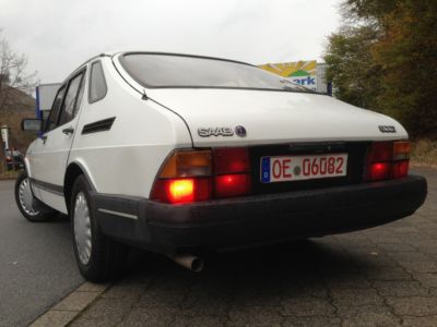 Saab 900 i 8V