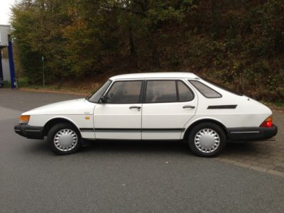 Saab 900 i 8V