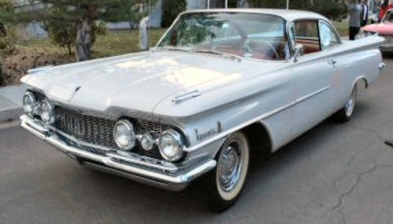 Oldsmobile 88 2-dr HT