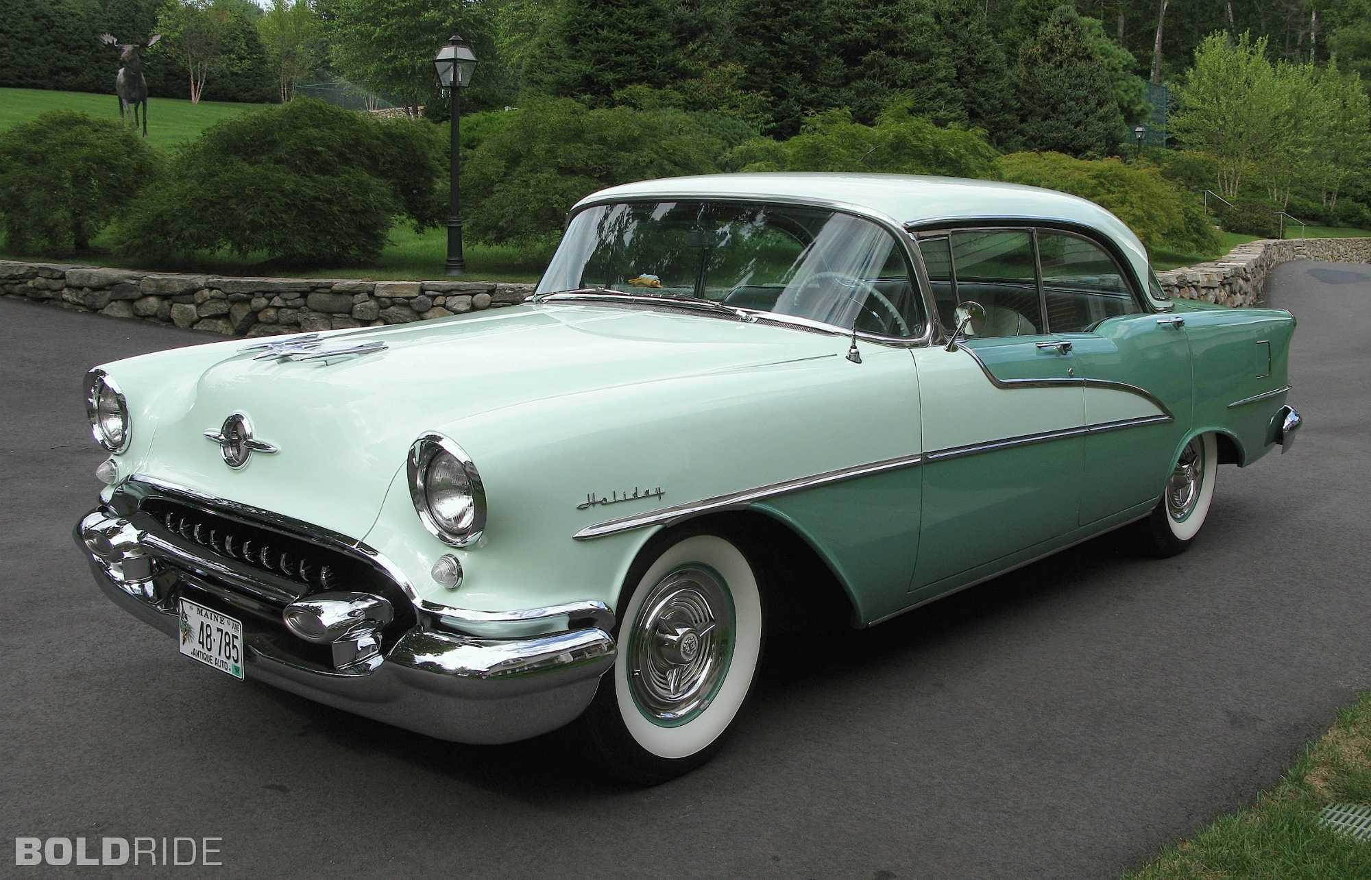 Oldsmobile 98 Holiday sedan