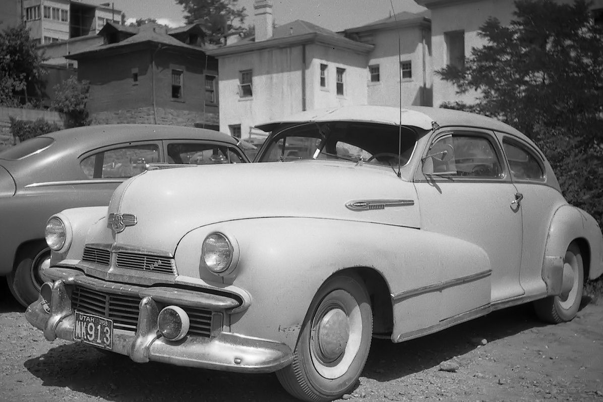 Oldsmobile B-44 2-door sedan