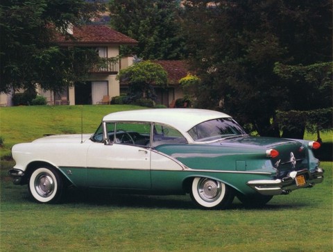 Oldsmobile Super 88 Holiday 2dr