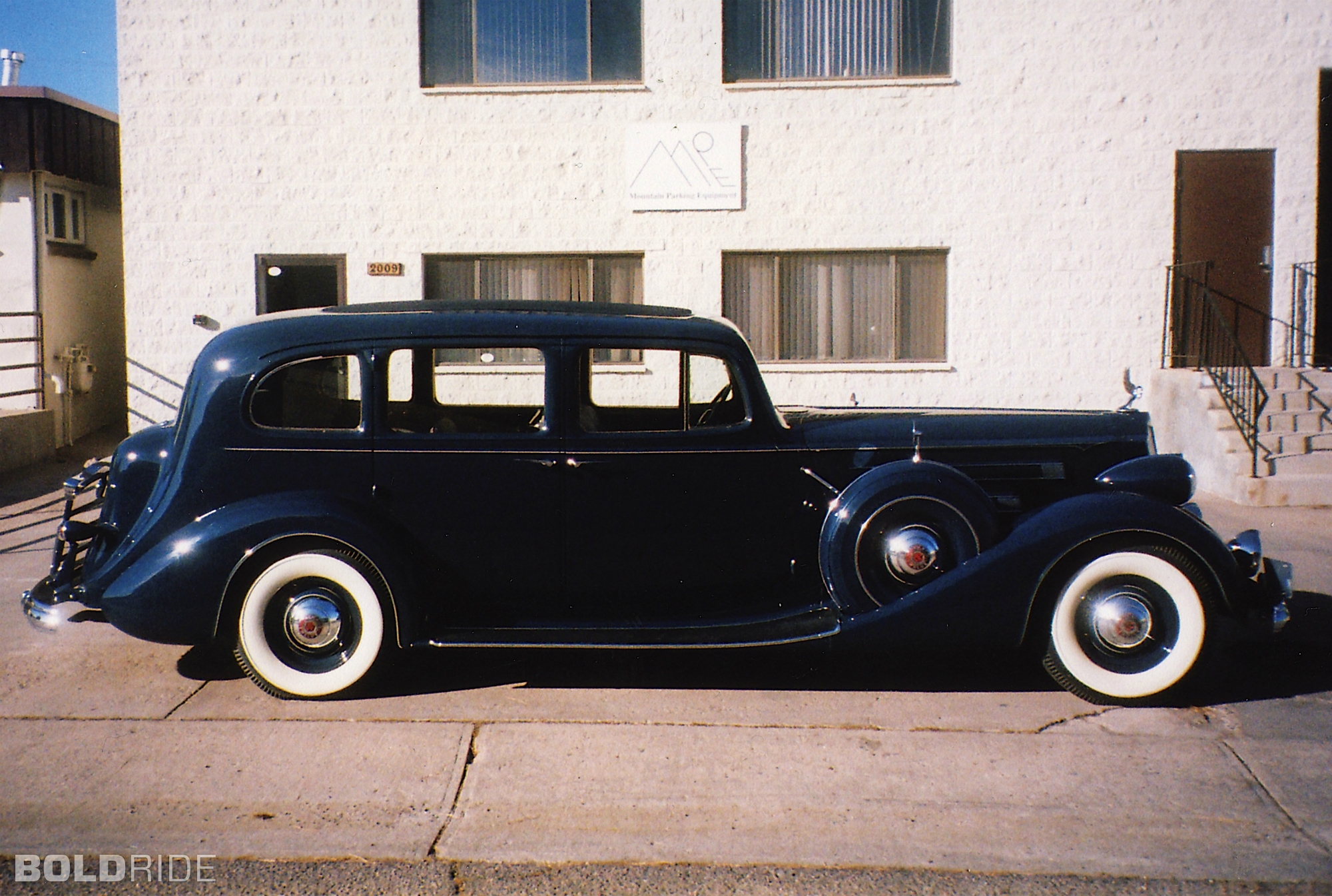Packard Touring sedan