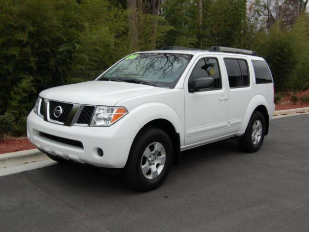 Nissan Pathfinder SE