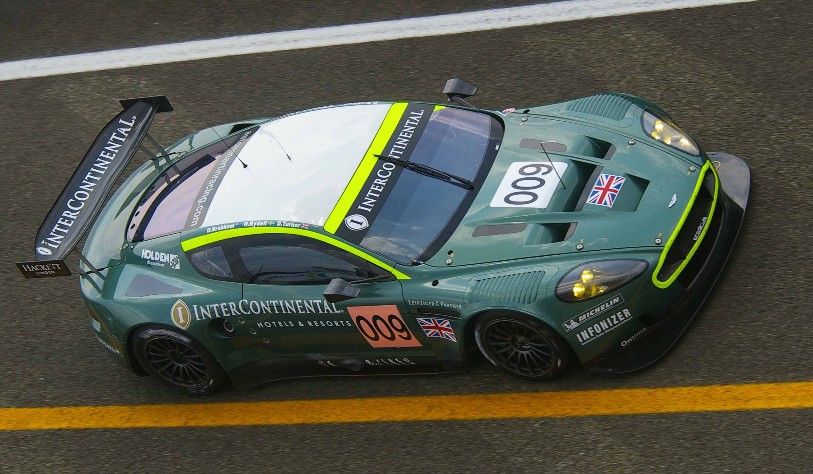 Aston Martin DBR9