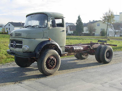 Mercedes-Benz 1519