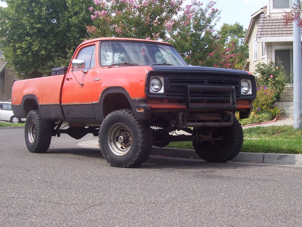 Dodge W200 Power Wagon