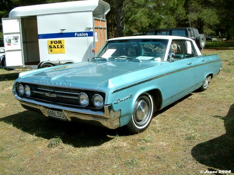 Oldsmobile Dynamic 88 Holiday 4dr