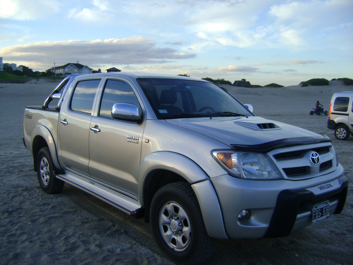 Toyota Hilux SR