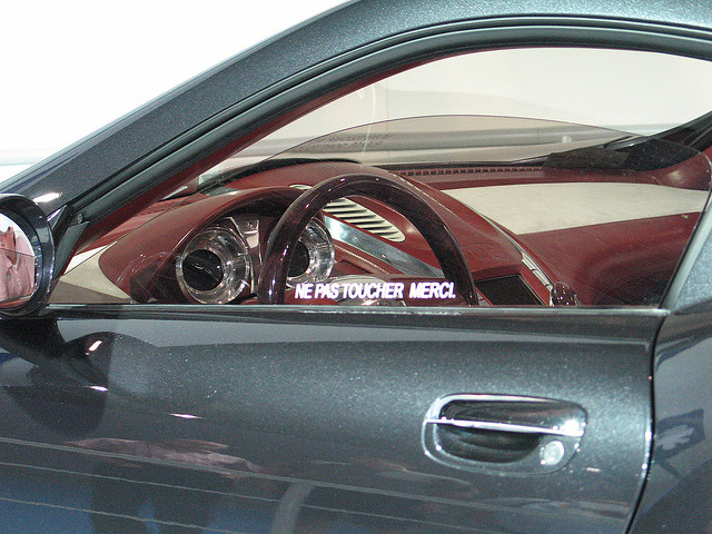 Peugeot 907 interior