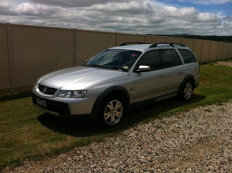 Holden Adventra CX6