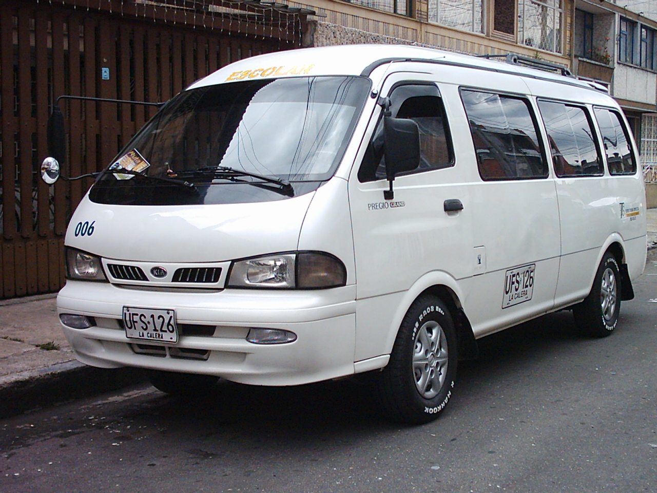 Kia Besta 27D C-Van