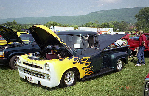 Dodge D-100 pickup