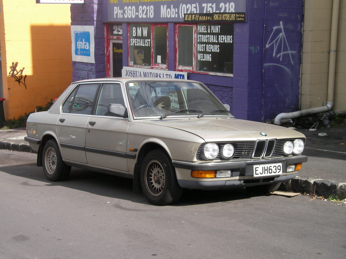 BMW 525ee