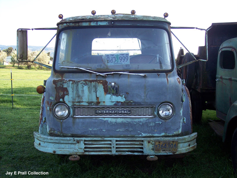 International Harvester 1800 Loadstar