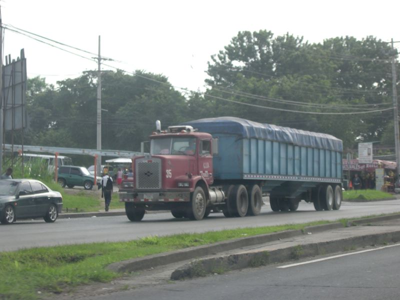 Reo Water truck 4X6