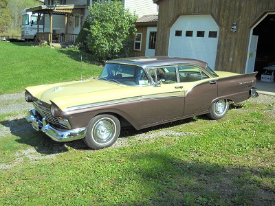 Ford Fairlane 4-dr Sedan