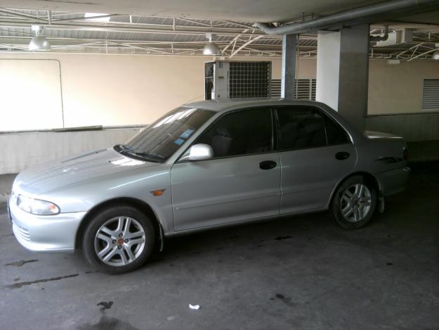 Mitsubishi Lancer 15 GLX