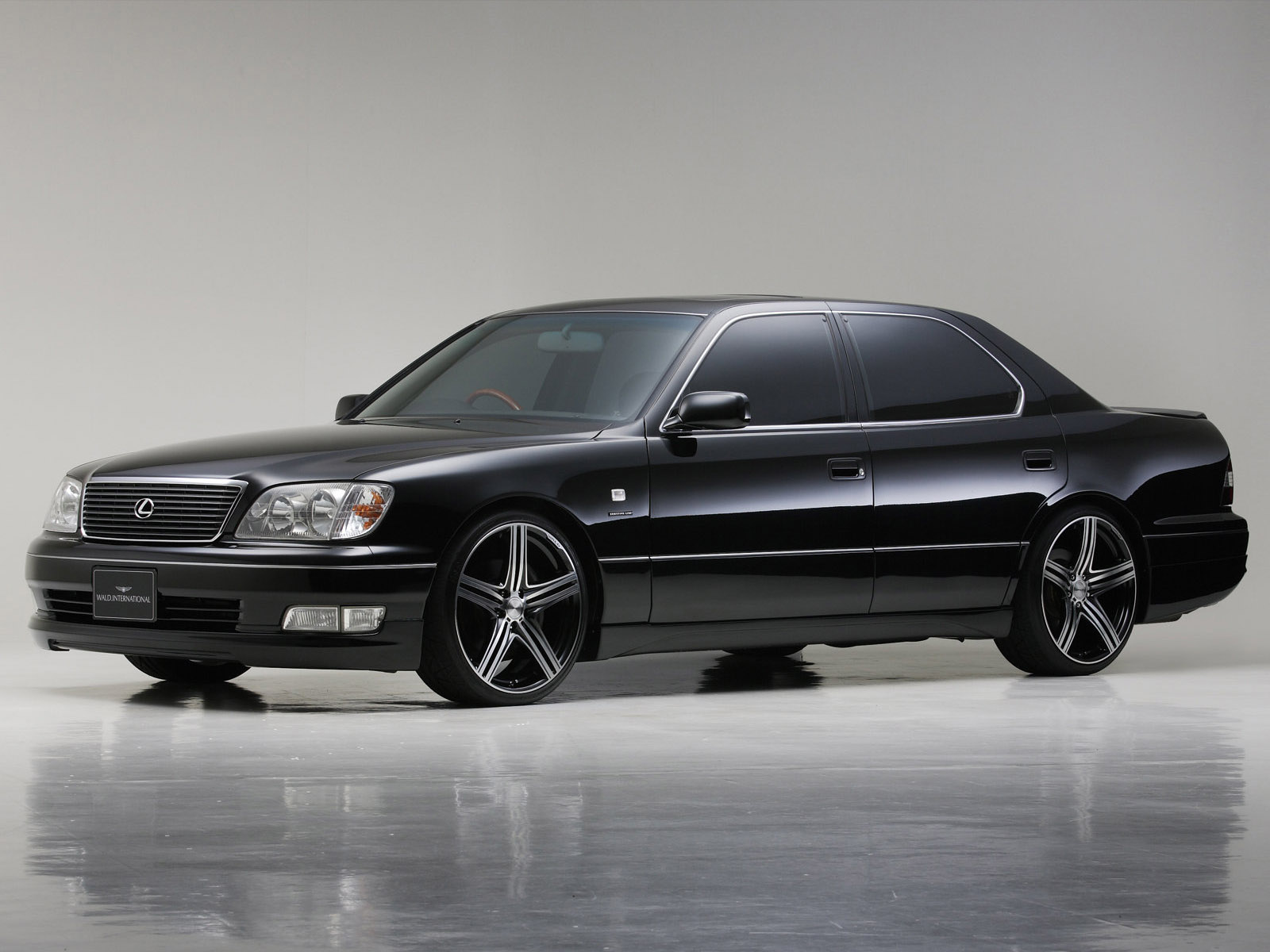 Lexus LS 400