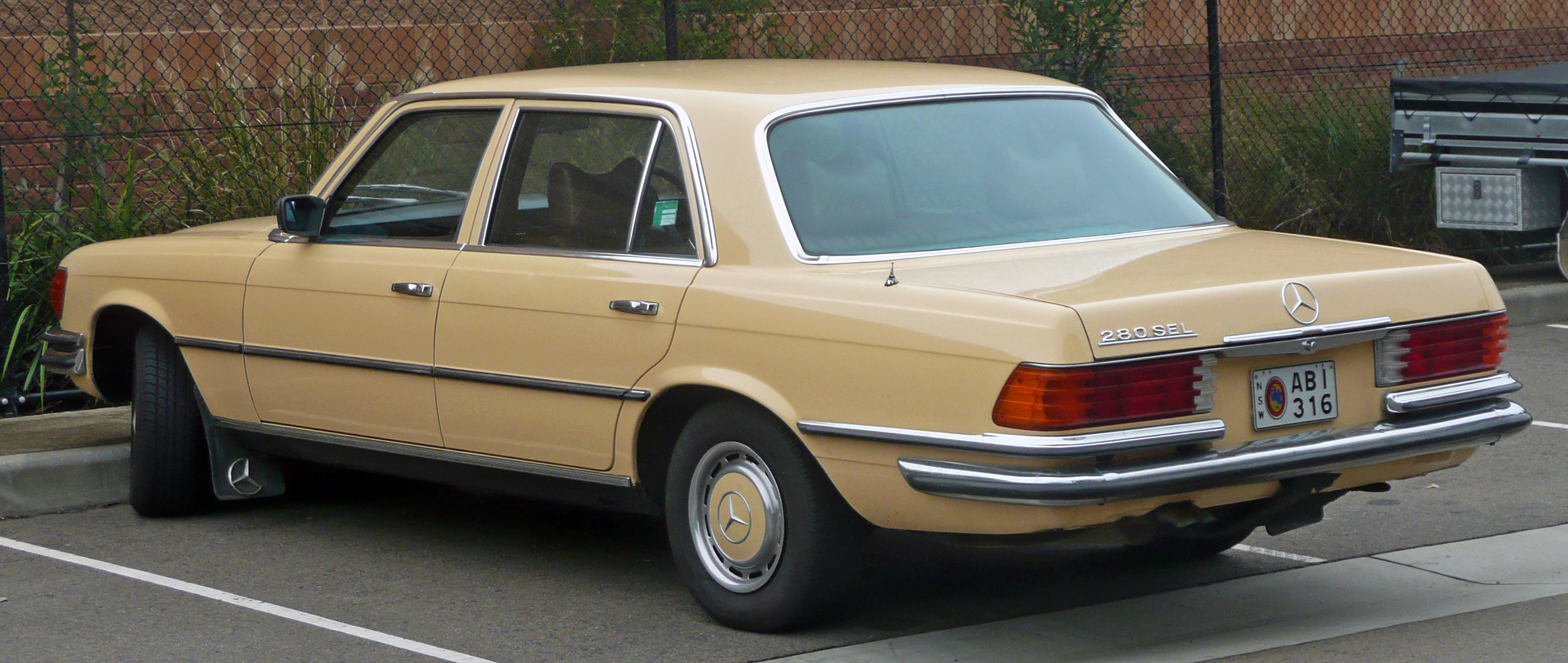 Mercedes-Benz 280 sel