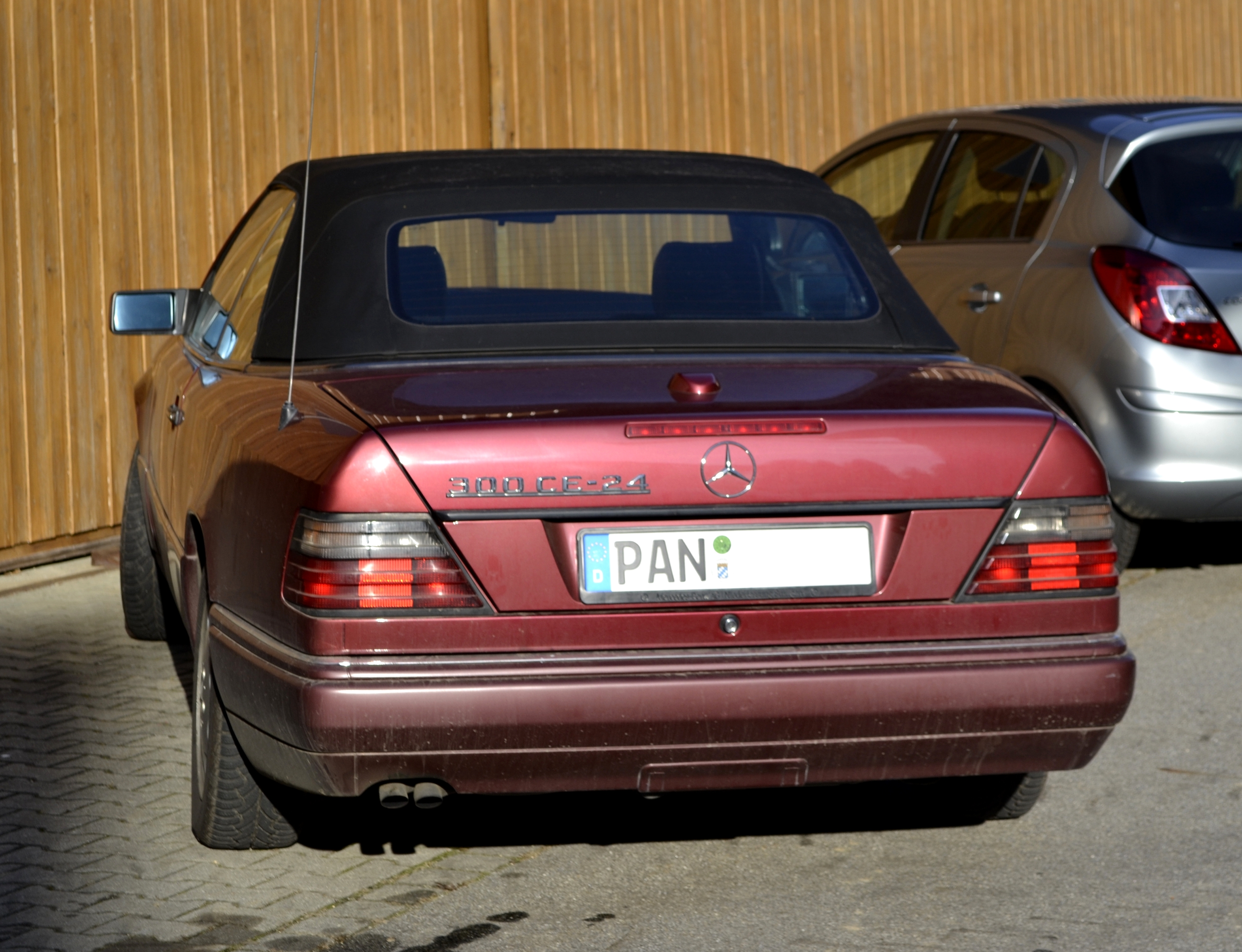 Mercedes-Benz 300 CE-24