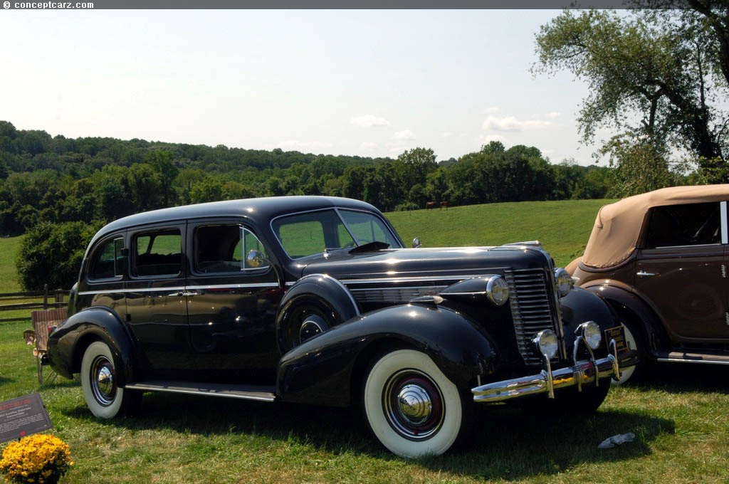 Buick Series 129 sedan