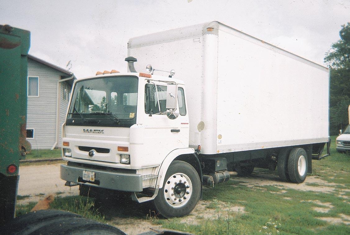 Mack CS200