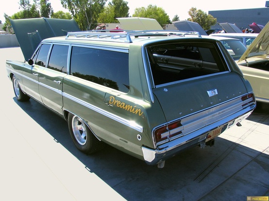 Plymouth Suburban 4-dr