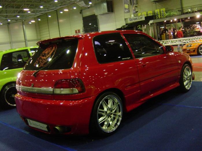 Daihatsu Charade 15i Sedan