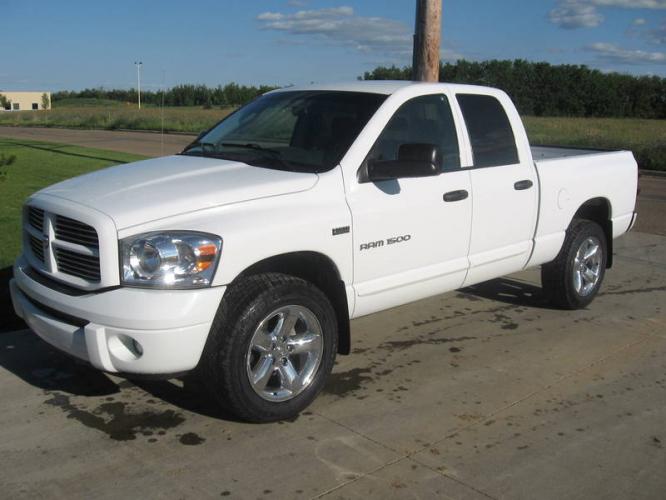 Dodge Ram Hemi 57 Liter Sport Quad Cab