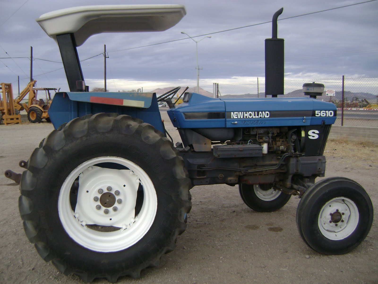 New Holland 5610