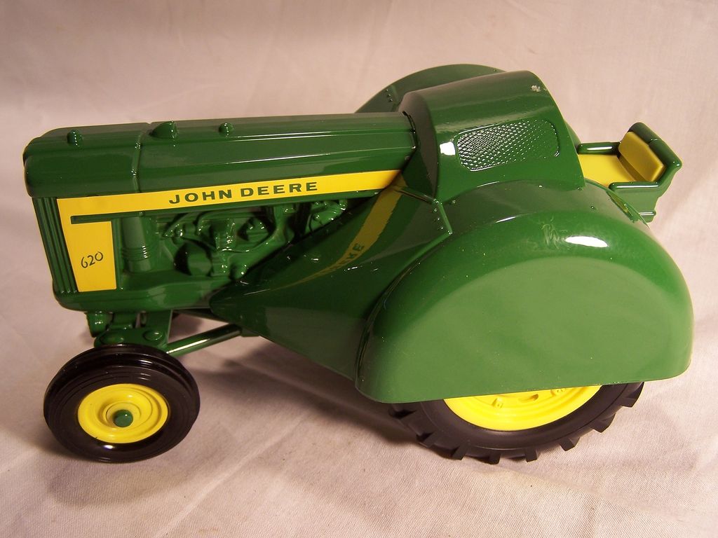 John Deere 620 Orchard