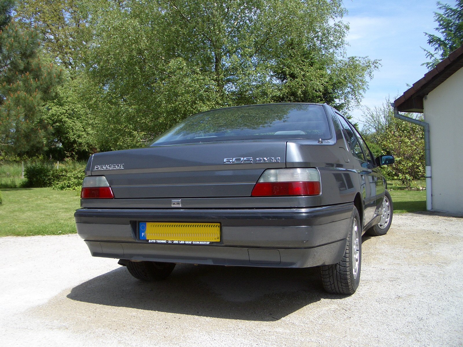 Peugeot 605