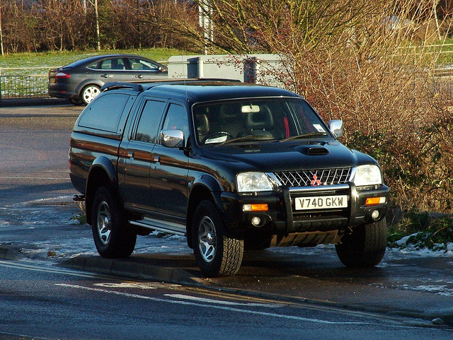 Mitsubishi L200 4WD crew