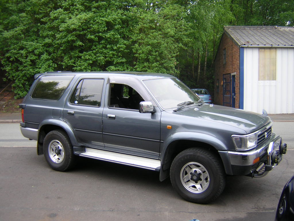 Toyota Hilux Surf 30