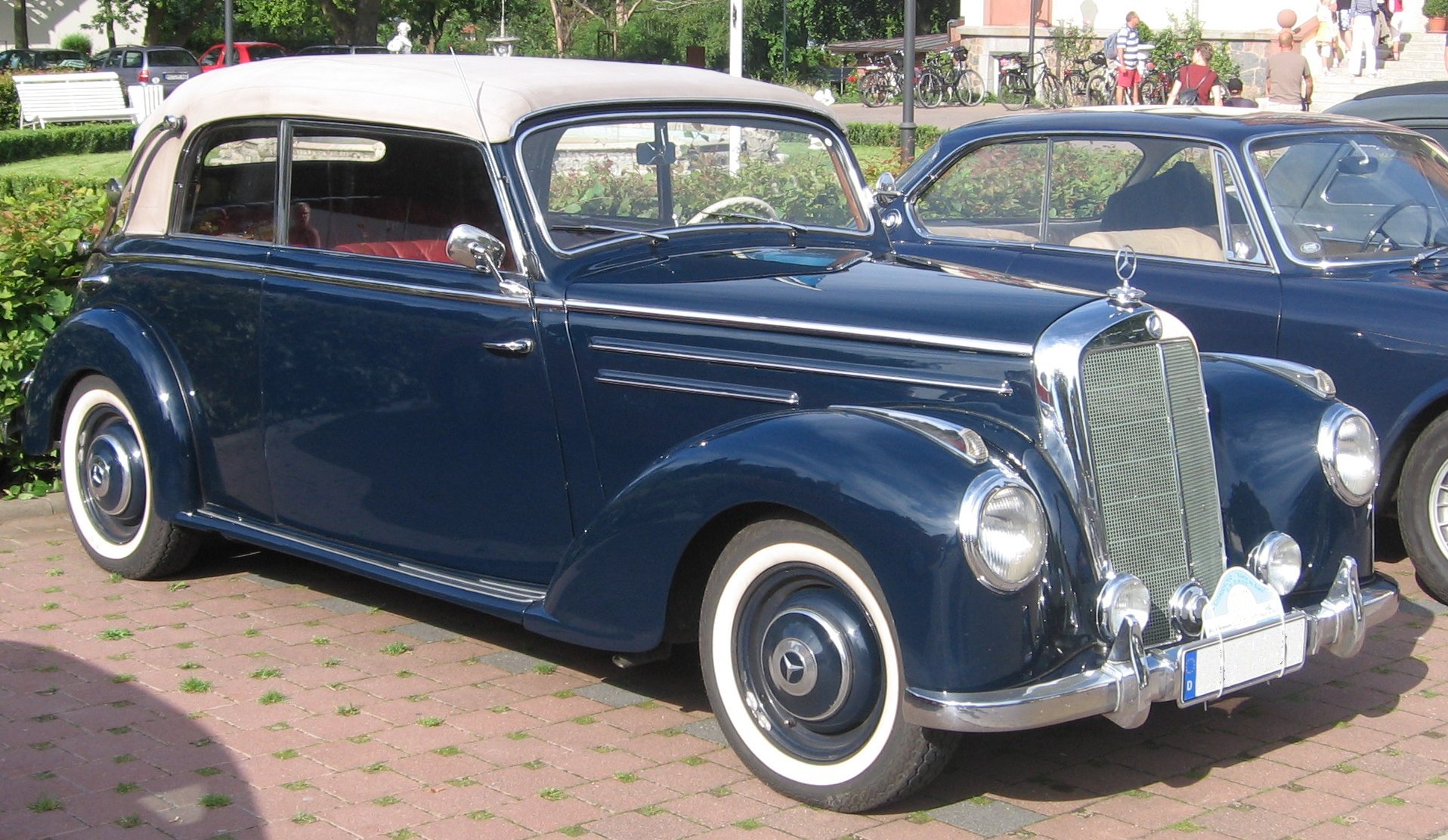 Mercedes-Benz 220 B