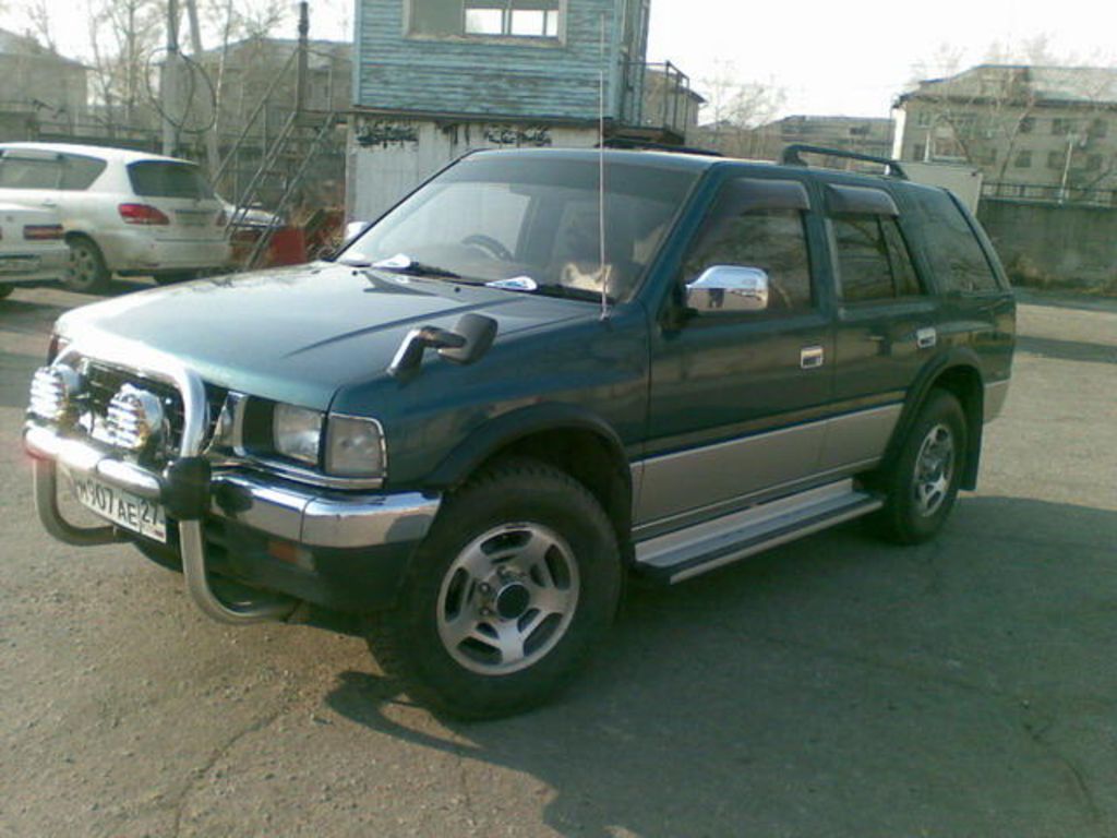 Isuzu MU-7 30d