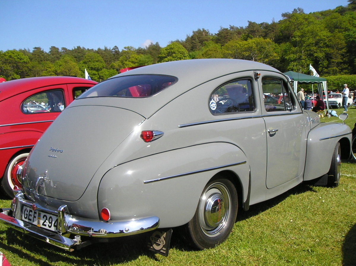 Volvo 66DL wagon