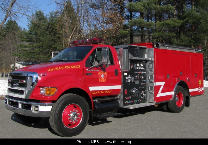 Ford F-750 Pierce pumper